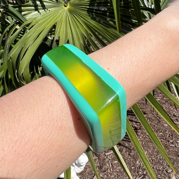 Layered bangle bracelet 70s 80s 90s perspex jewelry Tiffany blue green retro Y2K - Picture 9 of 13